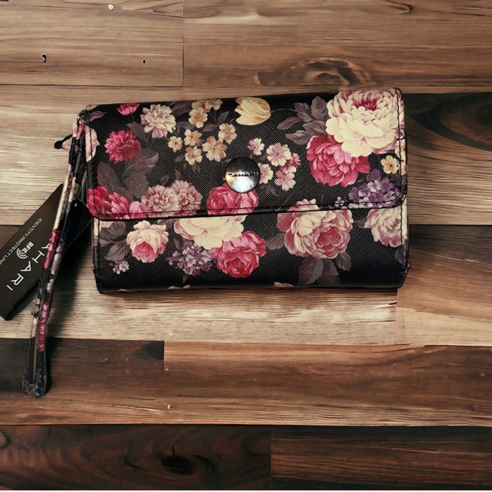 Tahari Wallet NWT